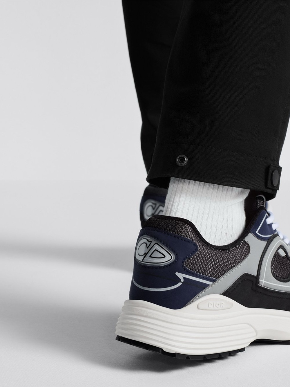LIKE NEW Dior B30 Countdown Sneaker - Picture 2 of 13